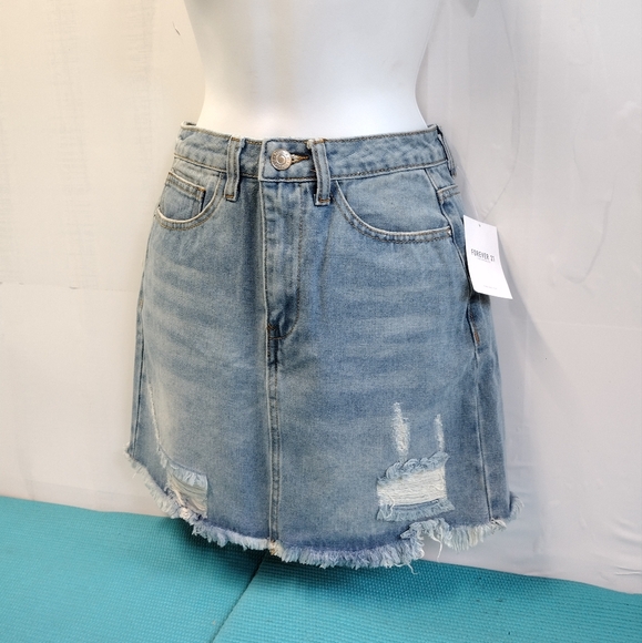NWT Forever 21 Denim Mini Raw Skirt Frayed Hem Size XS - Picture 8 of 9